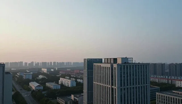 LLM提示词优化:两种做法对比及其实际取舍